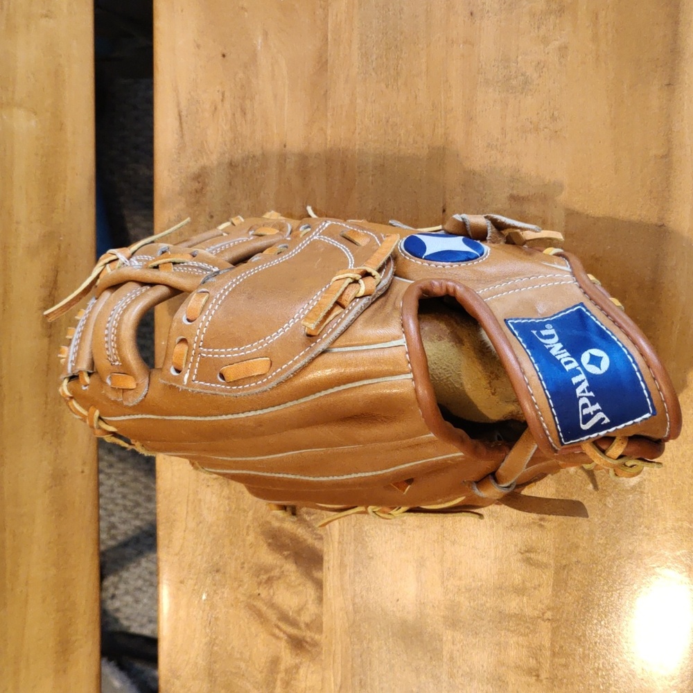 Spalding 12in right handed vintage Jim Palmer model 42-243